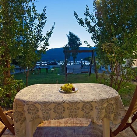 Villa Elli 2 Beach-Front Villa With Garden Itea Buitenkant foto